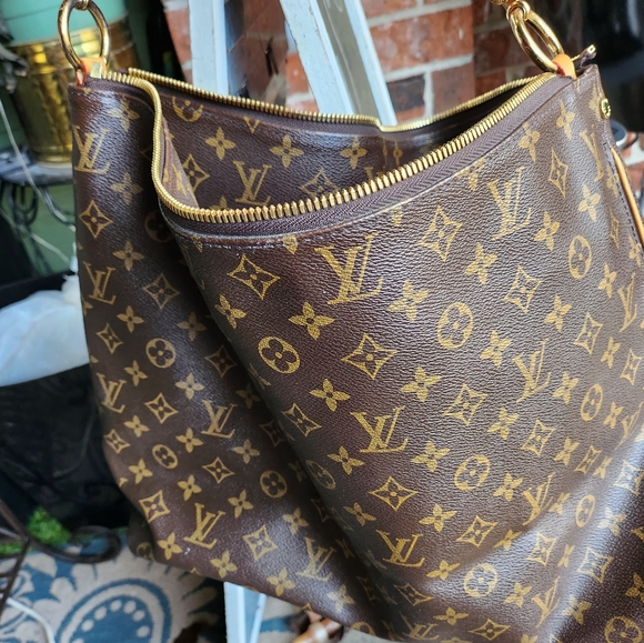 HOBO TYPE LEATHER BAG BY LOUIS VUITTON - Picture 7 of 11